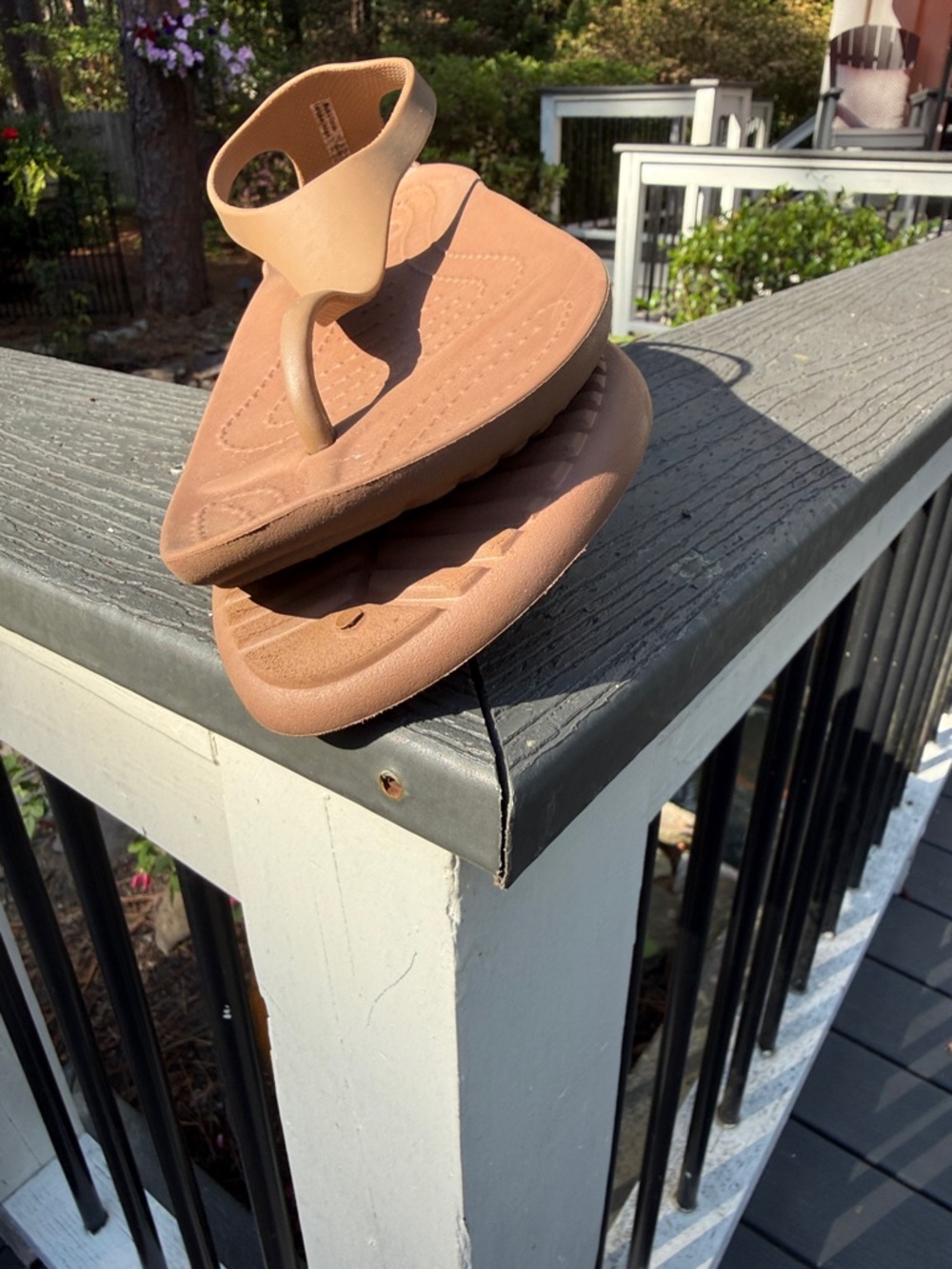 CROCS Women's Tan Slingback Toe-Post Sandals - Picture 6 of 6